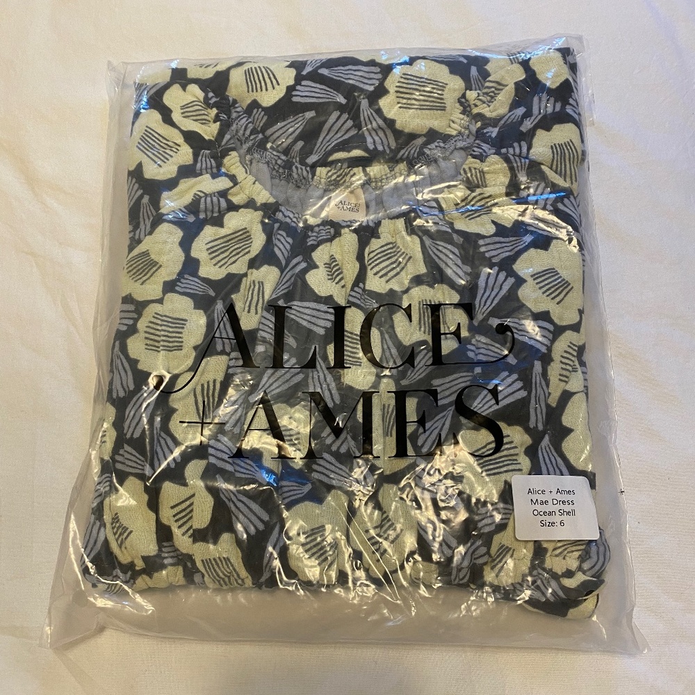 Mae dress ocean shell NWT